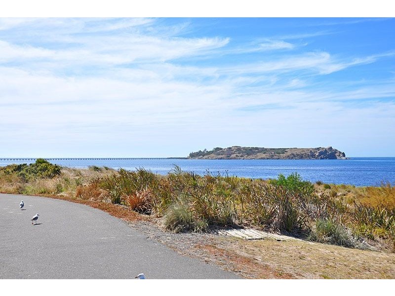 34 Newland Street, Victor Harbor SA 5211