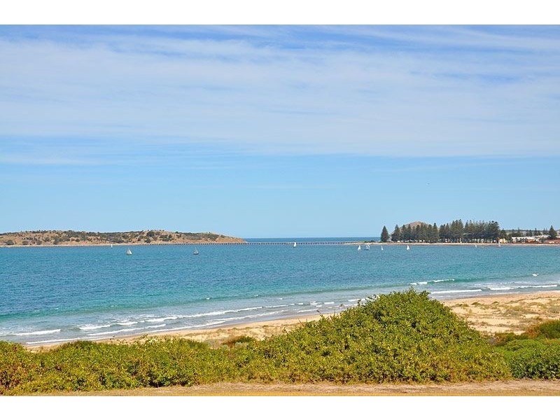 62 Hindmarsh Road, Victor Harbor SA 5211