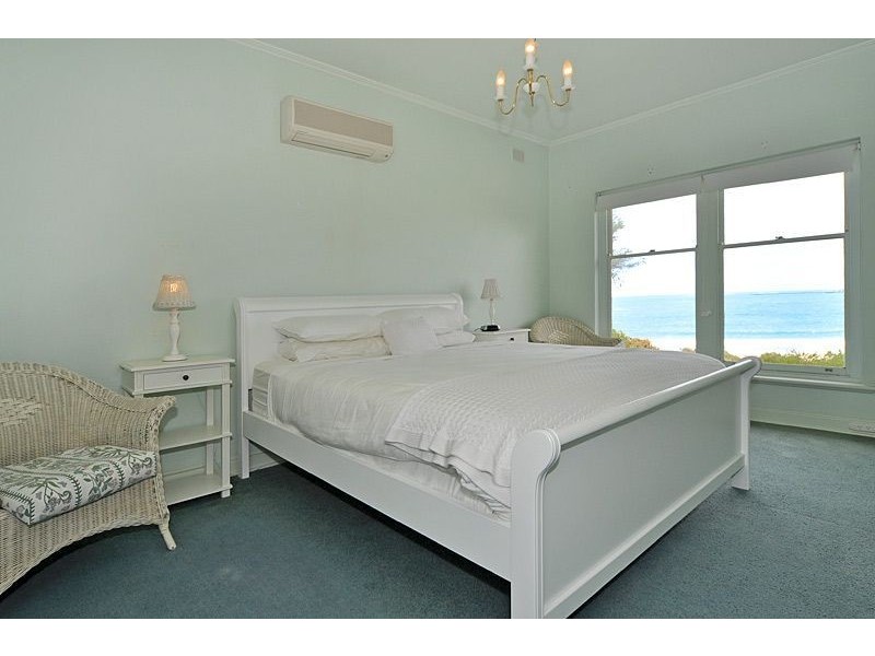 62 Hindmarsh Road, Victor Harbor SA 5211