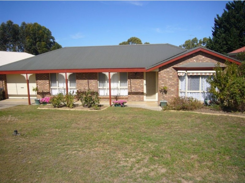 57 Renown Avenue, Victor Harbor SA 5211
