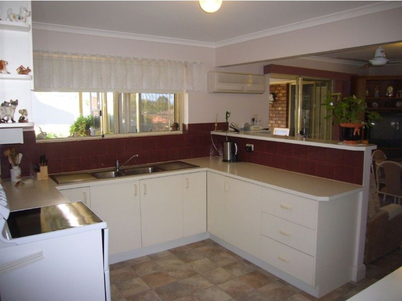 57 Renown Avenue, Victor Harbor SA 5211