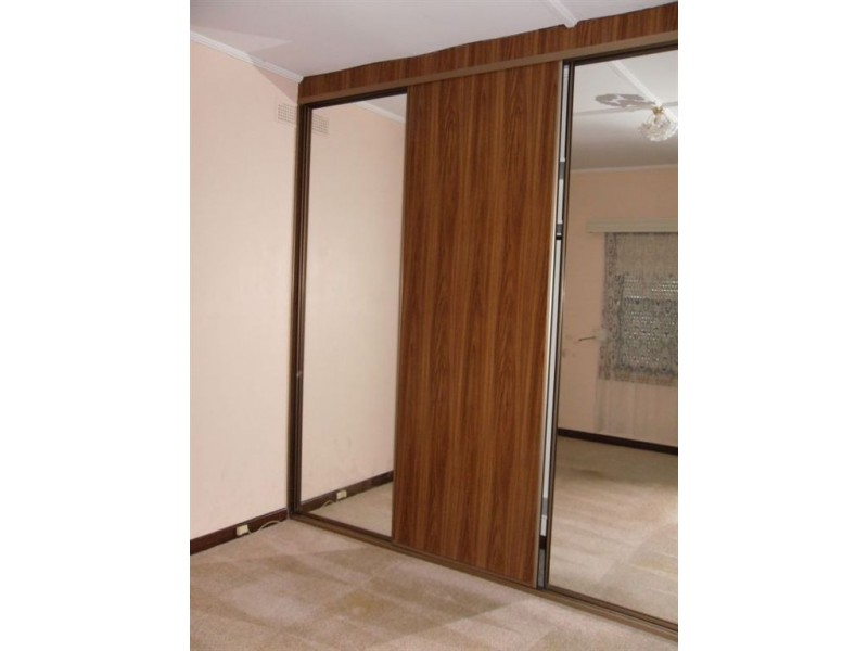 13 Peace Ave, Victor Harbor SA 5211