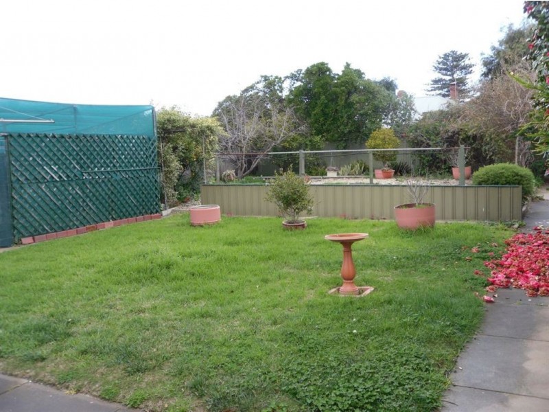 13 Peace Ave, Victor Harbor SA 5211