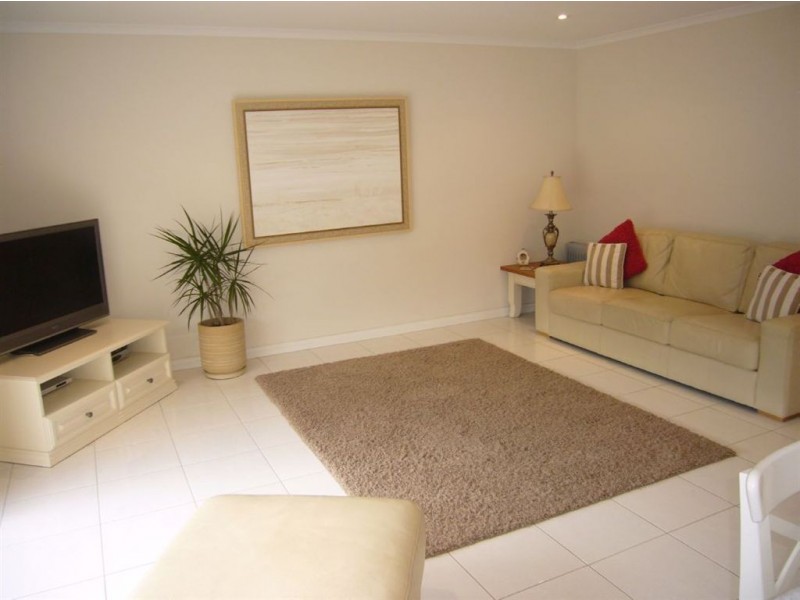 1 Tripp Street, Encounter Bay SA 5211