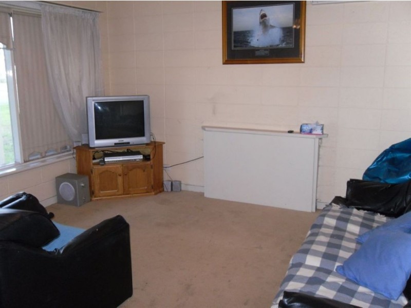 25 Petrel Avenue, Encounter Bay SA 5211