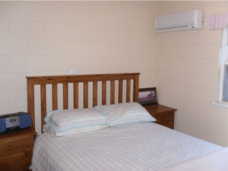 25 Petrel Avenue, Encounter Bay SA 5211