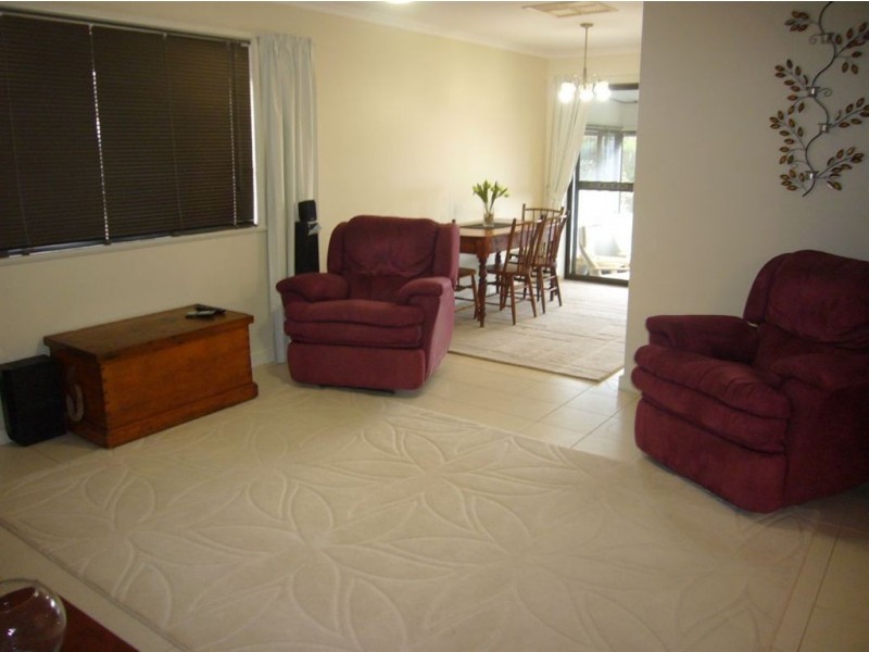 4 Norma Crescent, Encounter Bay SA 5211