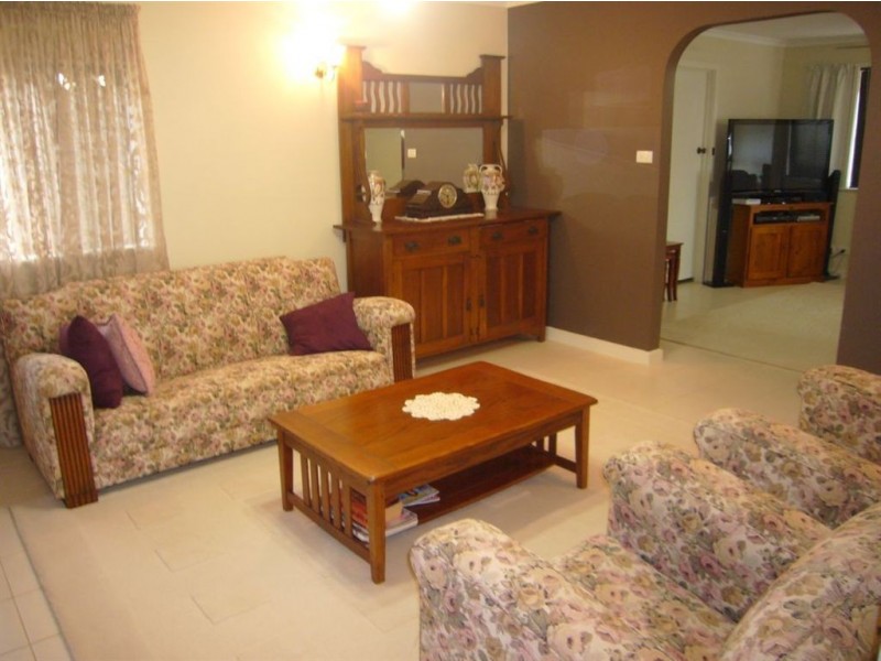 4 Norma Crescent, Encounter Bay SA 5211