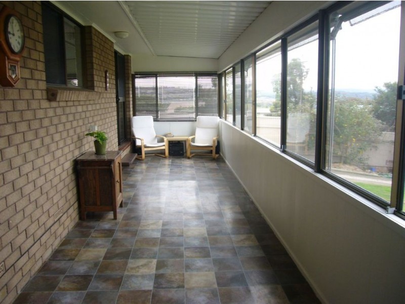 4 Norma Crescent, Encounter Bay SA 5211