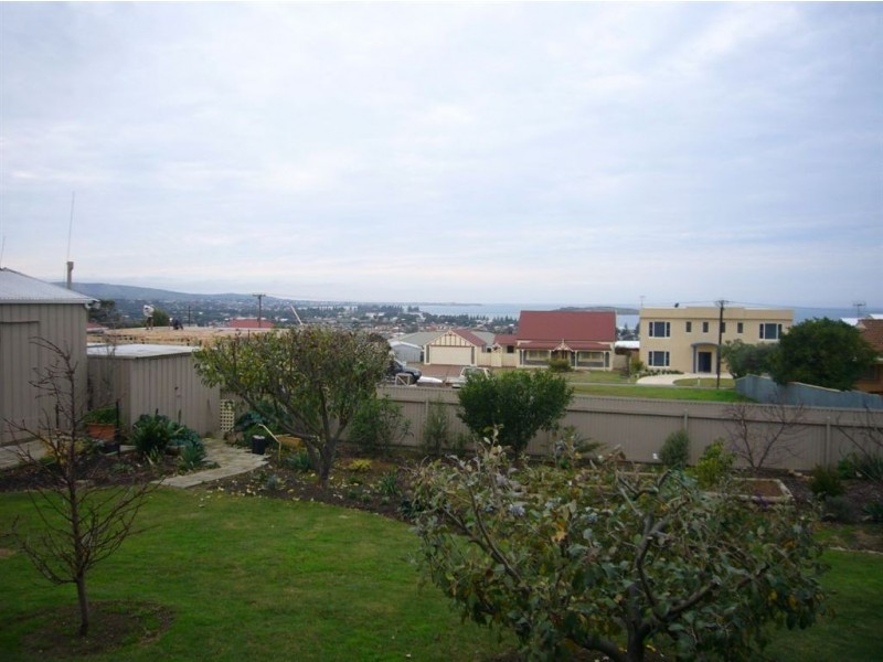 4 Norma Crescent, Encounter Bay SA 5211