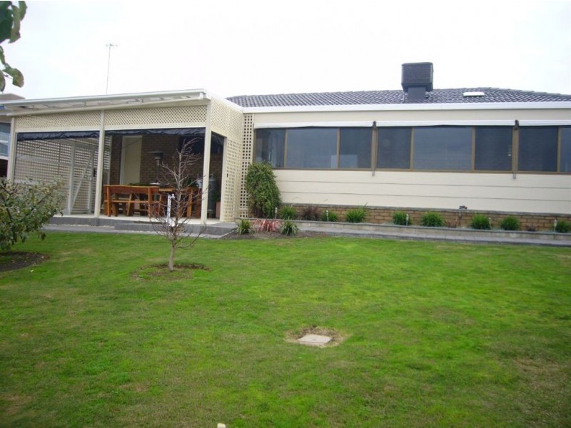 4 Norma Crescent, Encounter Bay SA 5211