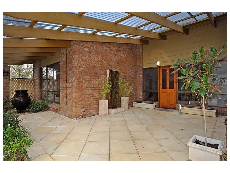 3 Folkestone Terrace, Victor Harbor SA 5211