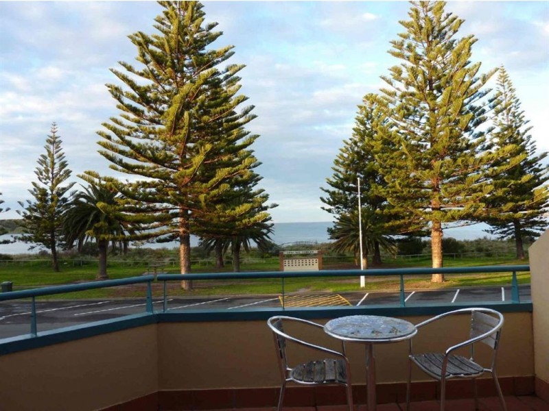 5 Esplanade, Victor Harbor SA 5211