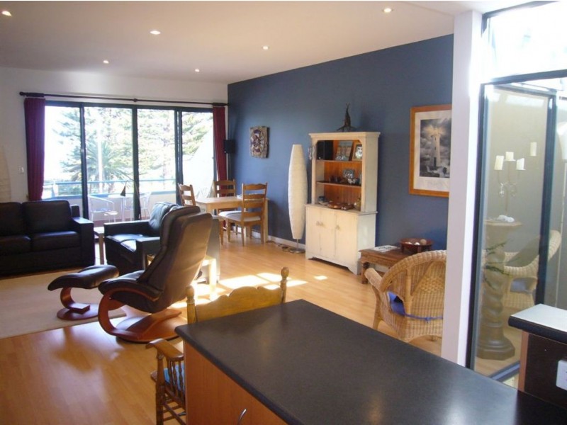 5 Esplanade, Victor Harbor SA 5211