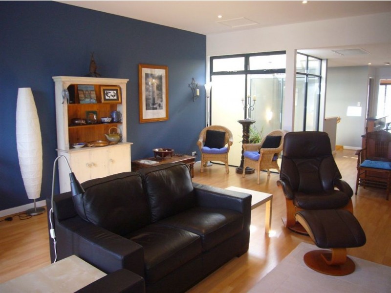 5 Esplanade, Victor Harbor SA 5211