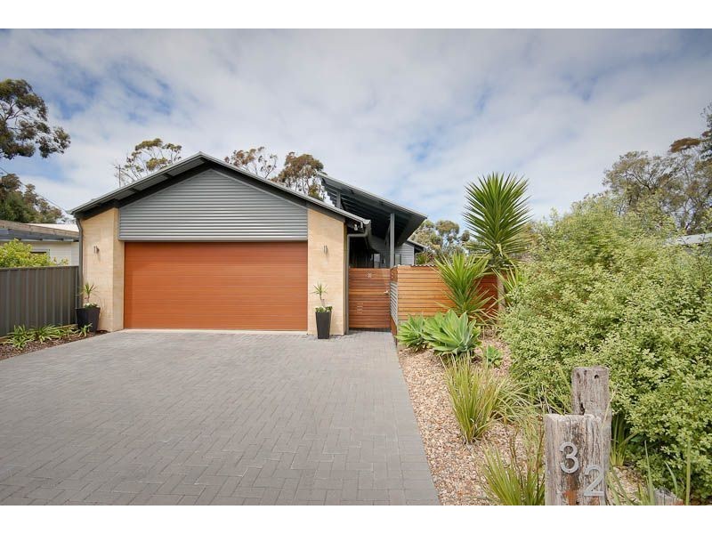 32 Russell Street, Encounter Bay SA 5211