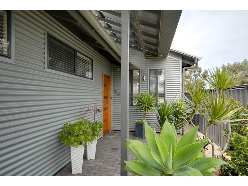 32 Russell Street, Encounter Bay SA 5211