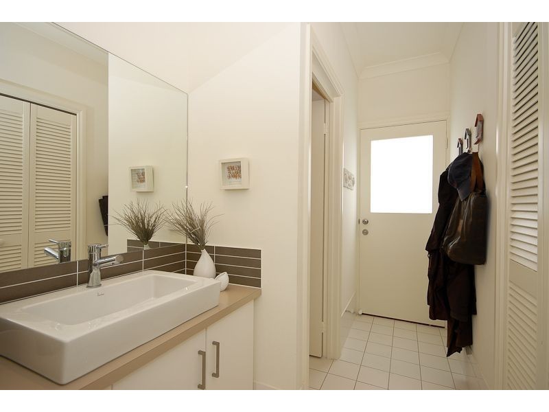 32 Russell Street, Encounter Bay SA 5211