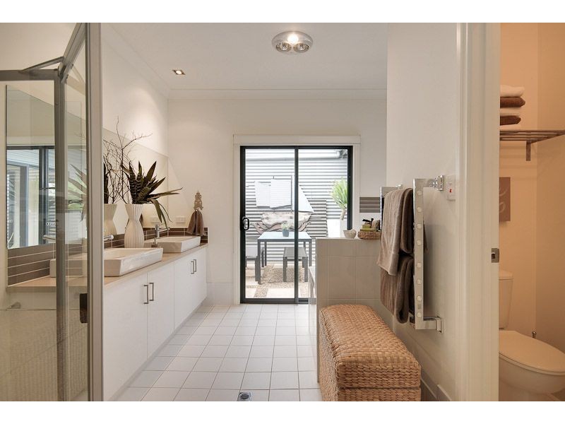 32 Russell Street, Encounter Bay SA 5211