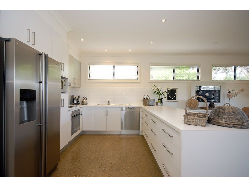 32 Russell Street, Encounter Bay SA 5211