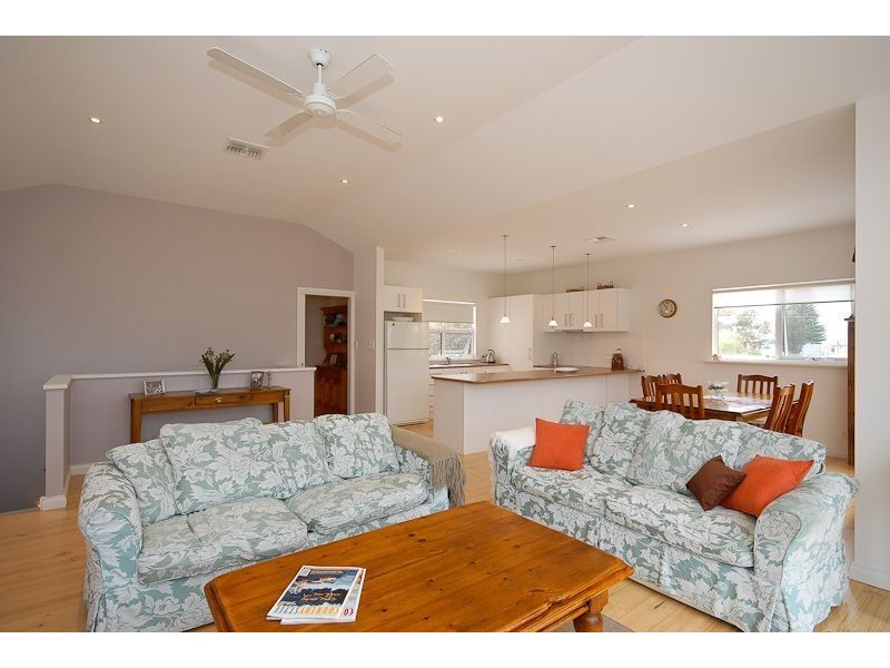 18 Whalers Road, Encounter Bay SA 5211