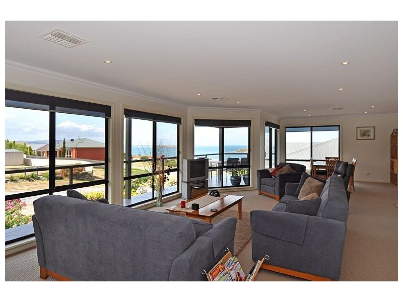 5 Minnamoora Court, Encounter Bay SA 5211