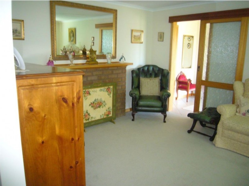 37 Renown Avenue, Victor Harbor SA 5211