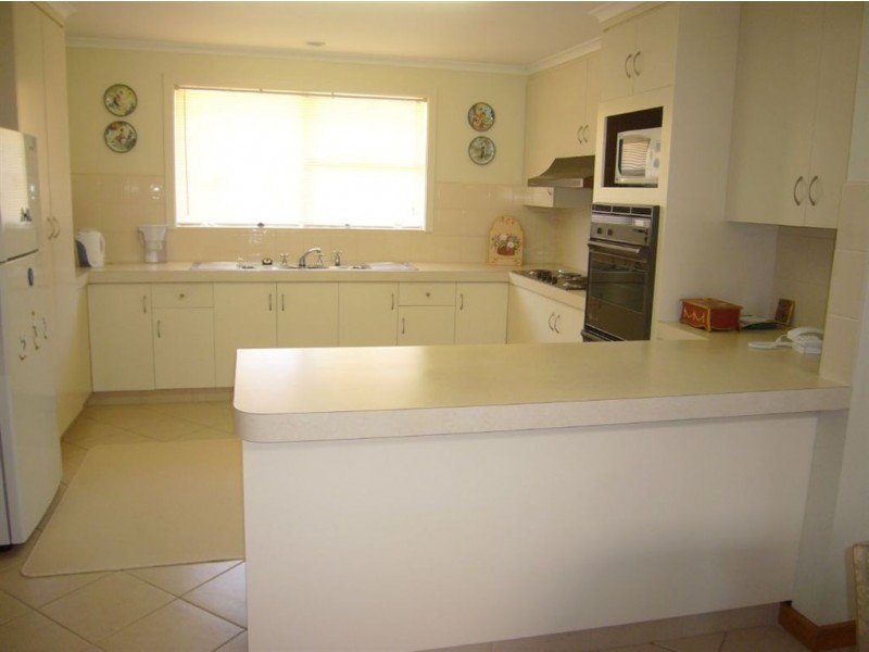 37 Renown Avenue, Victor Harbor SA 5211