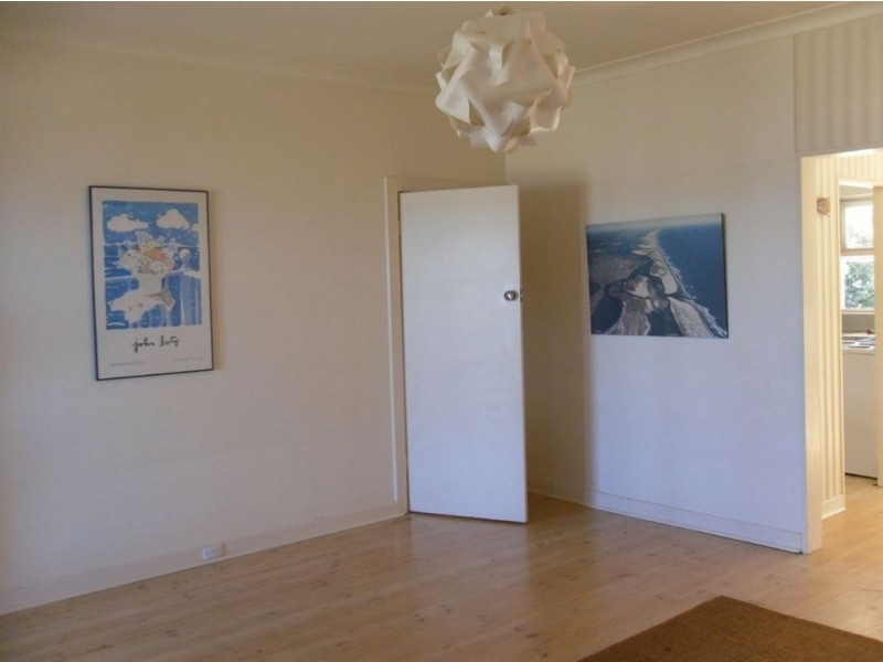 8 Bridge Tce, Victor Harbor SA 5211