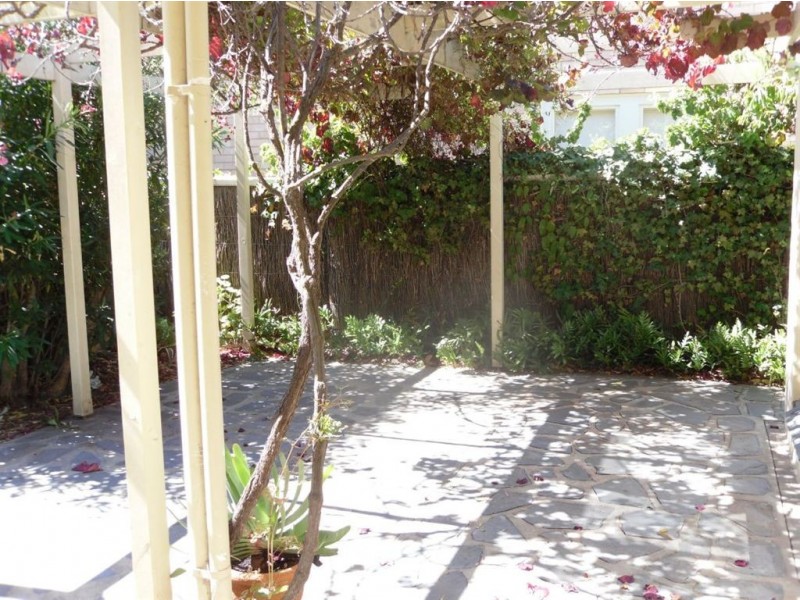 8 Bridge Tce, Victor Harbor SA 5211