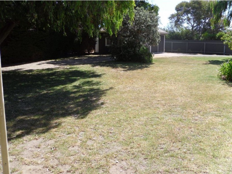 8 Bridge Tce, Victor Harbor SA 5211