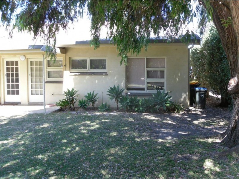 8 Bridge Tce, Victor Harbor SA 5211