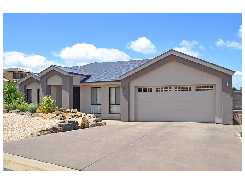 3 Fairway Drive, Mccracken SA 5211
