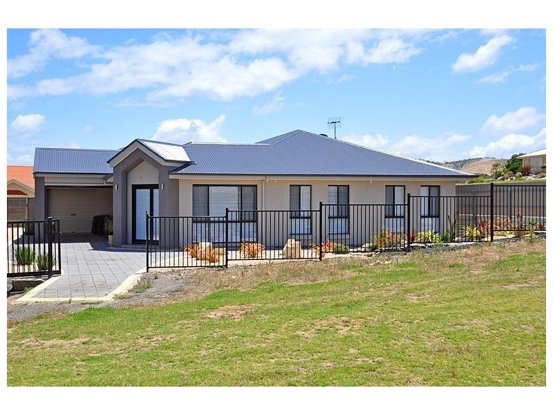 3 Fairway Drive, Mccracken SA 5211