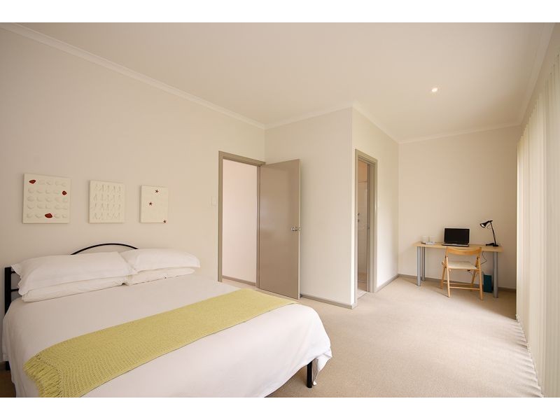 28 High Street, Victor Harbor SA 5211