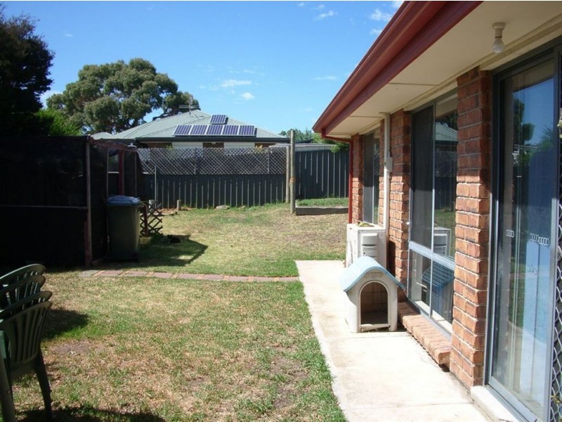 4 Yates Ave, Hayborough SA 5211
