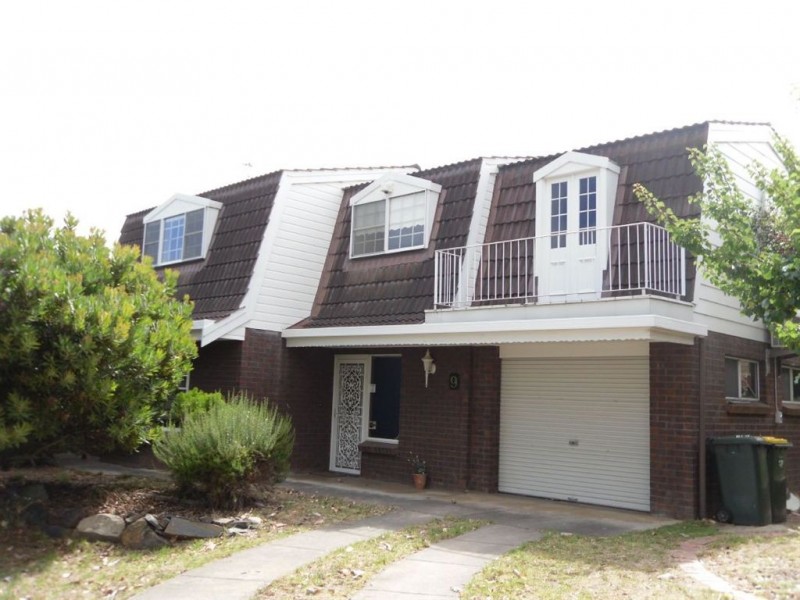 9 Warland Ave, Victor Harbor SA 5211