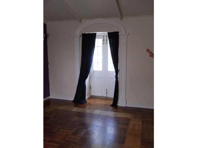 9 Warland Ave, Victor Harbor SA 5211