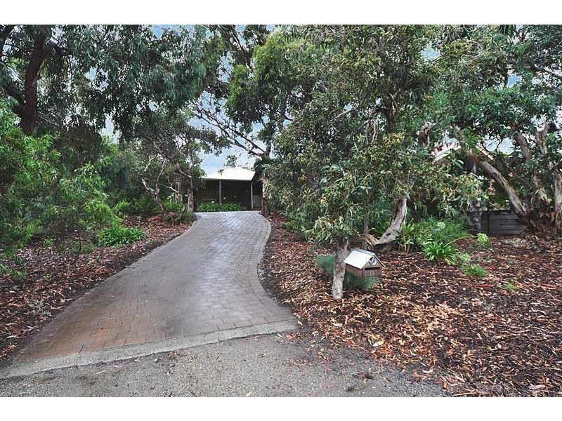 18 Altman Ave, Victor Harbor SA 5211