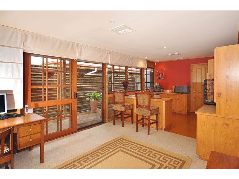18 Altman Ave, Victor Harbor SA 5211