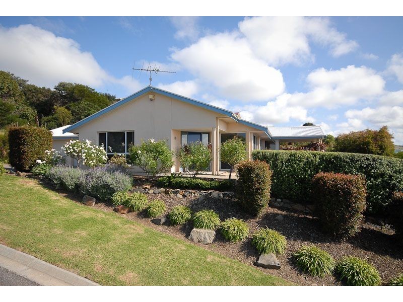 11 Laurie Avenue, Encounter Bay SA 5211