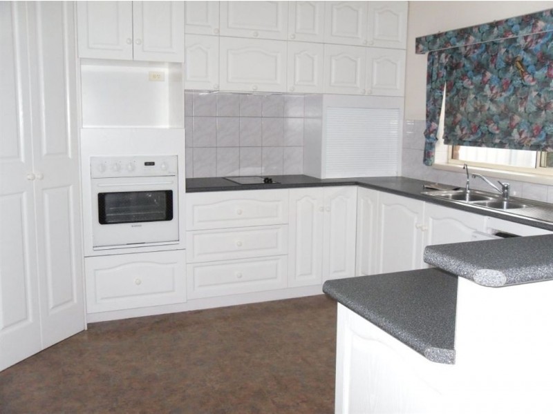 6 Fernbank Road, Victor Harbor SA 5211