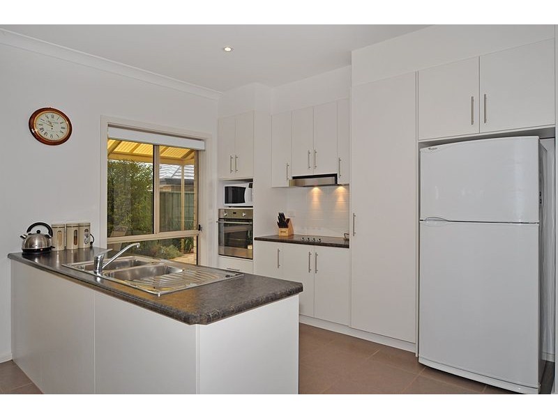 8 Jeffery Drive, Encounter Bay SA 5211