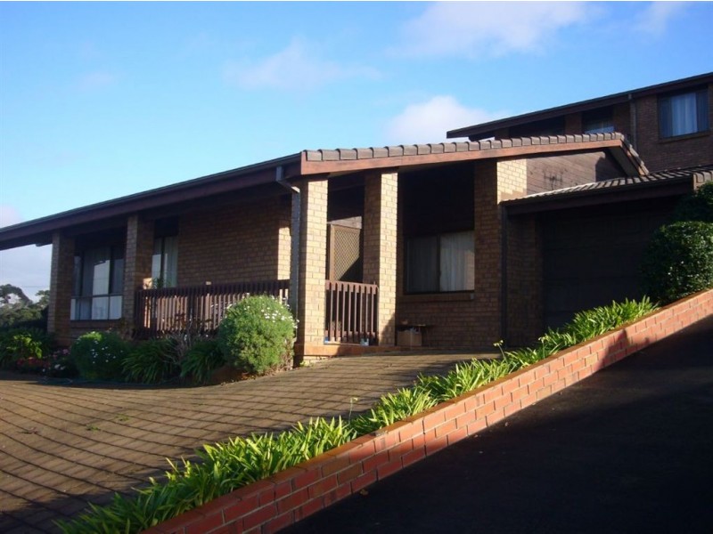 33 The Crescent, Victor Harbor SA 5211