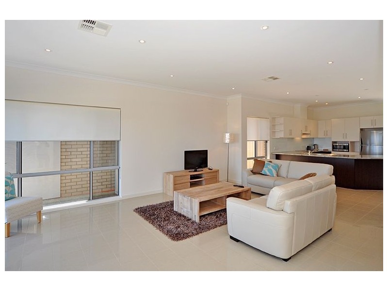 Villa 2/10 Battunga Avenue, Port Elliot SA 5212