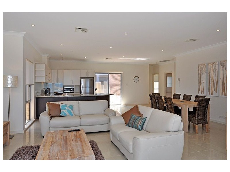 Villa 2/10 Battunga Avenue, Port Elliot SA 5212