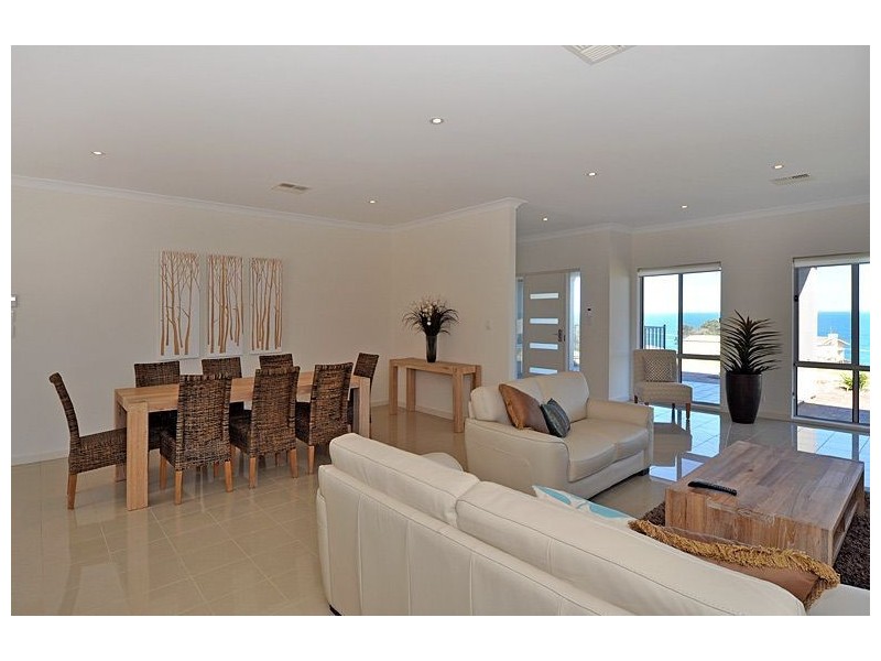 Villa 2/10 Battunga Avenue, Port Elliot SA 5212