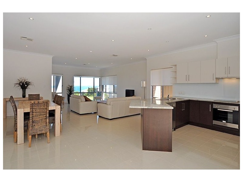 Villa 2/10 Battunga Avenue, Port Elliot SA 5212