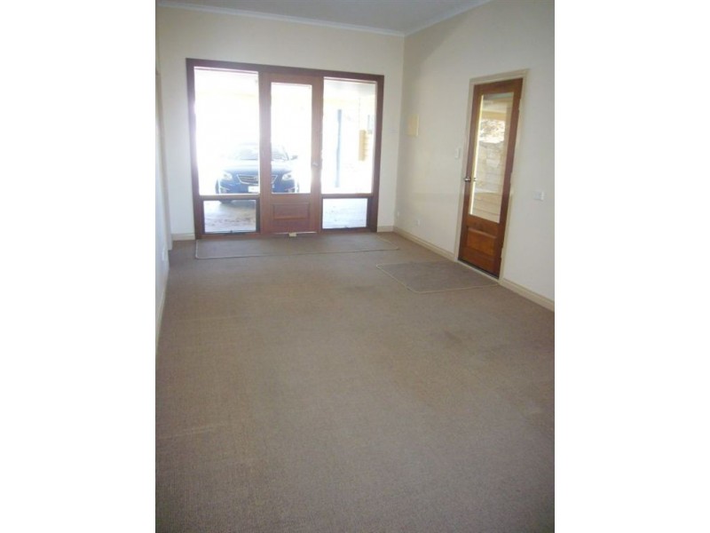 15 Lawson Street, Victor Harbor SA 5211