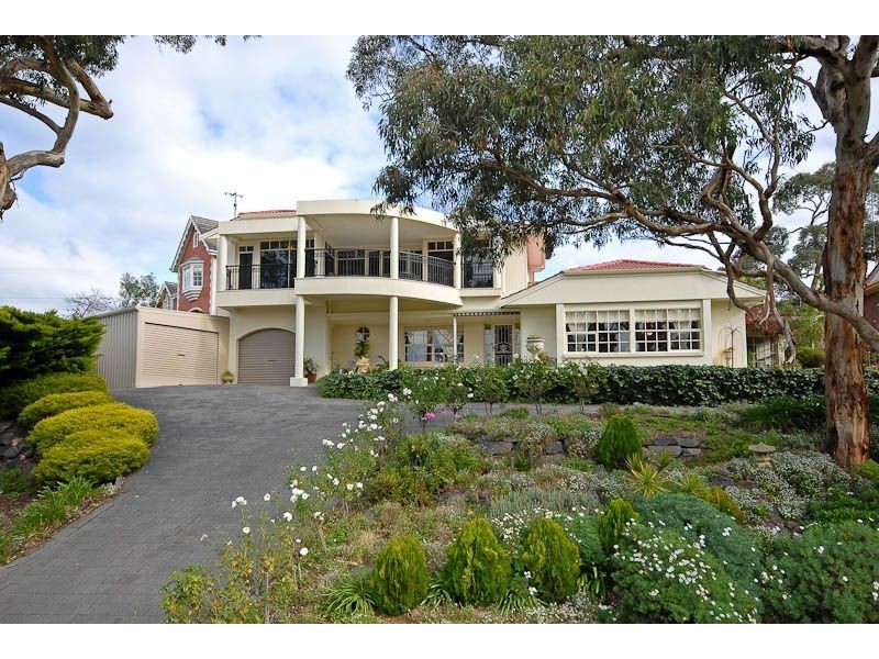 4 Fernbank Road, Victor Harbor SA 5211